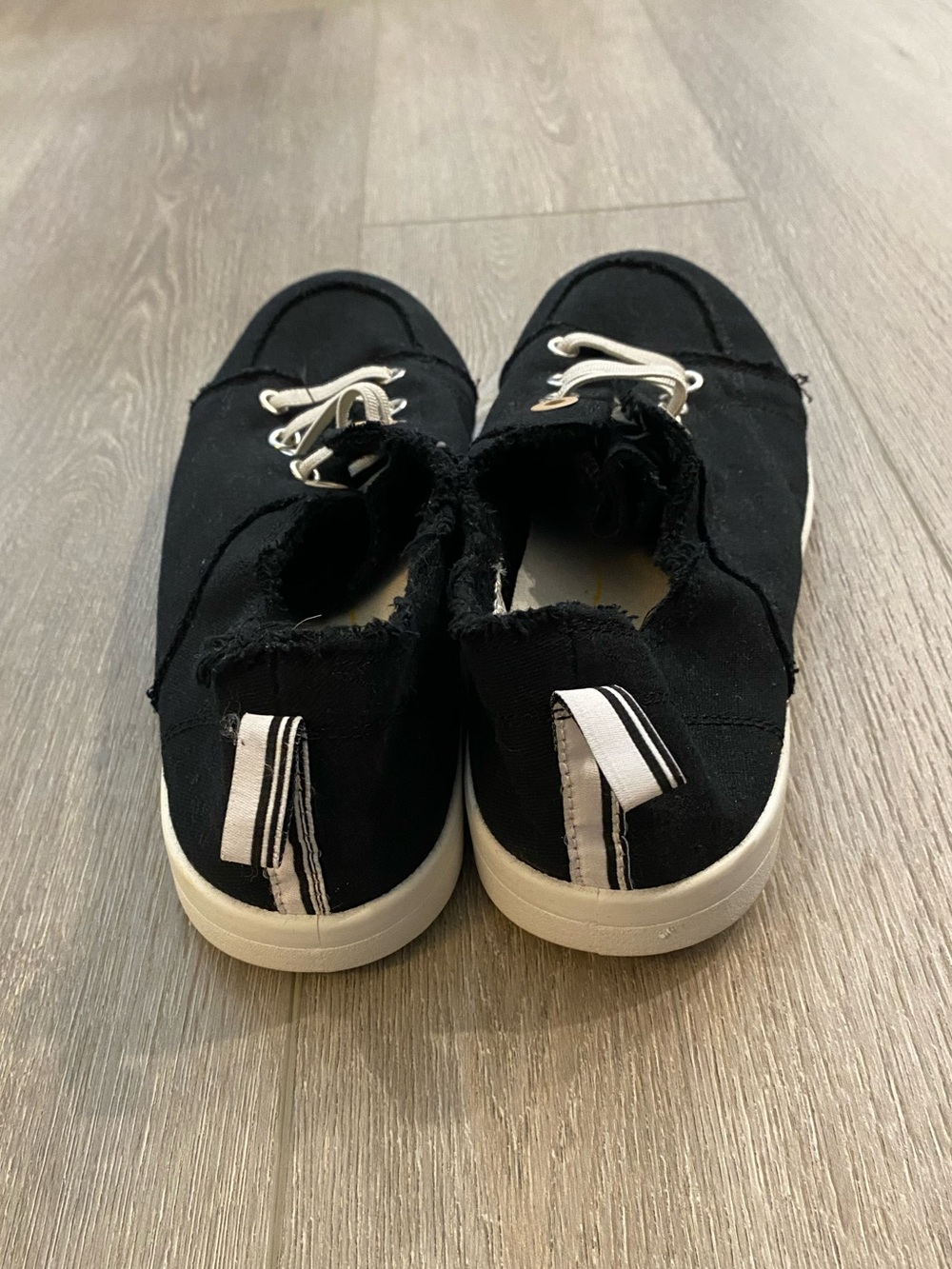 Vionic Beach Shoes - Picture 3 of 8